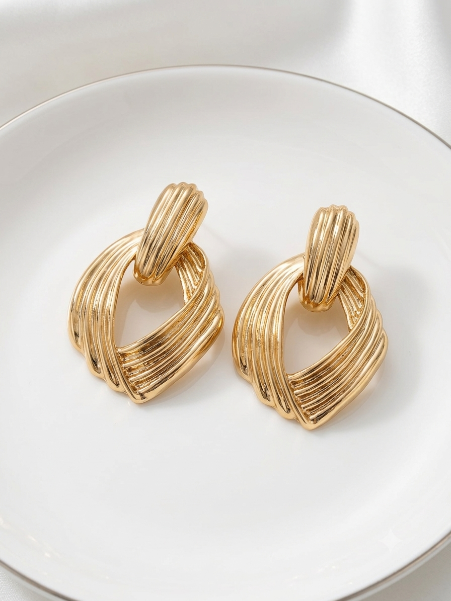 The Aurelia Ribbed Statement Drops