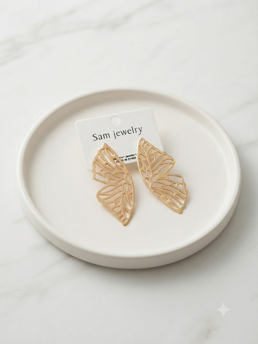 The golden winned butterfly earrings