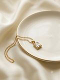 Aura emerald gold pendant