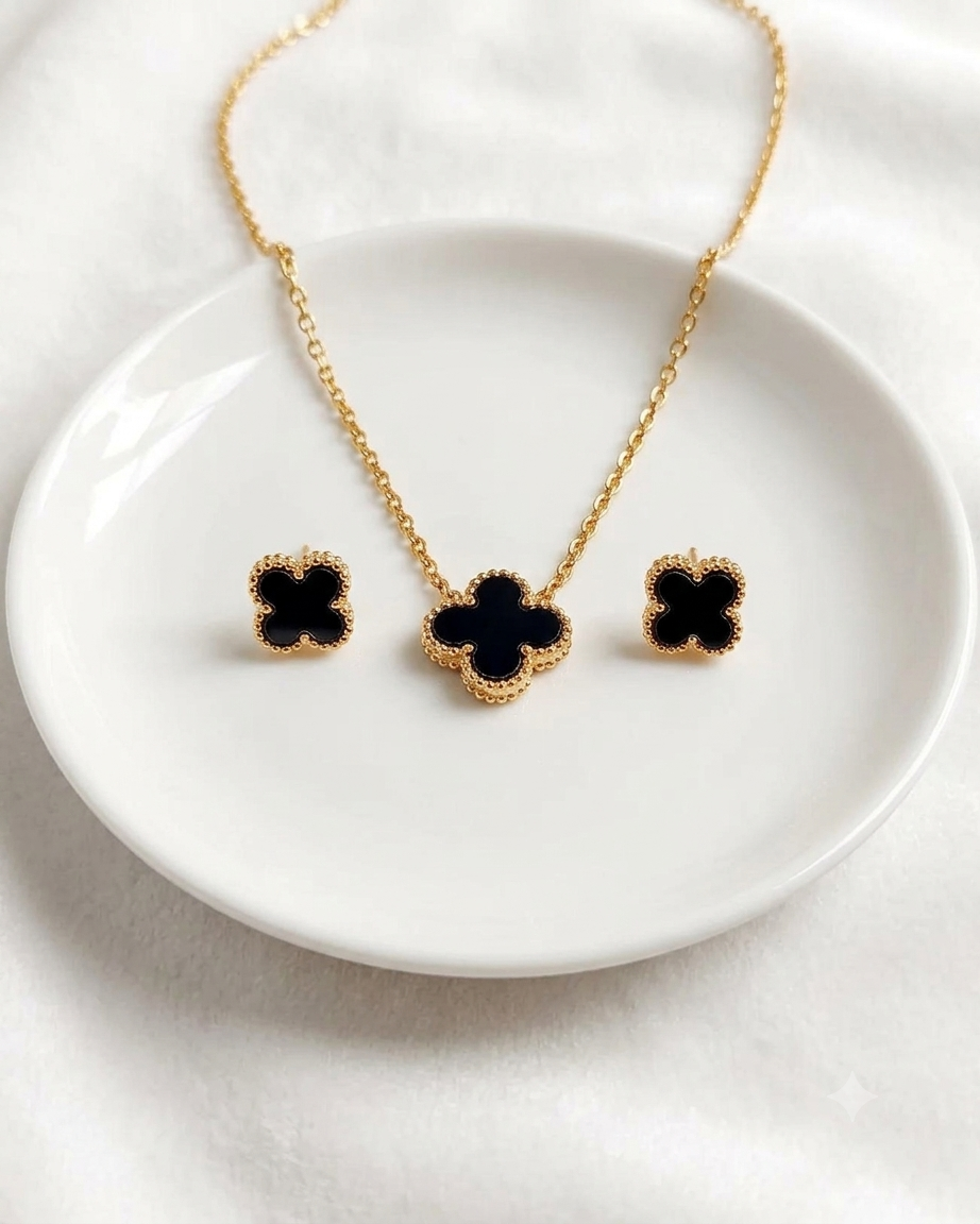 Black clover pendant set