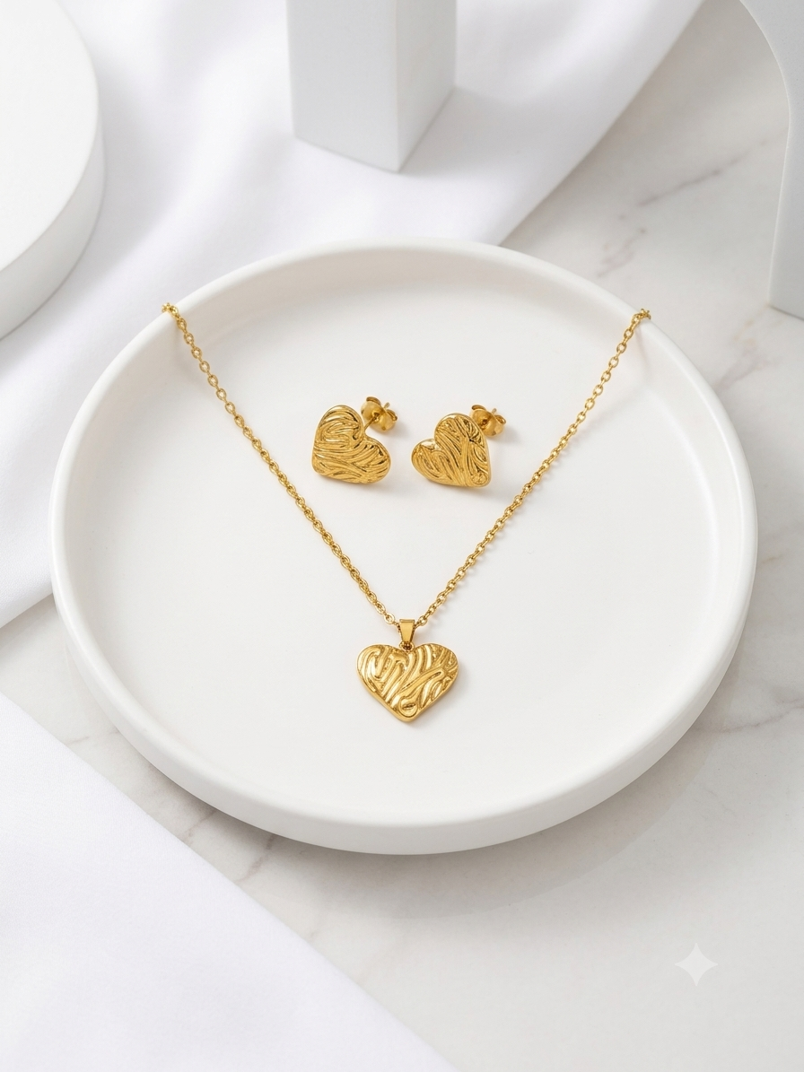Golden Abstract Textured Heart pendant set