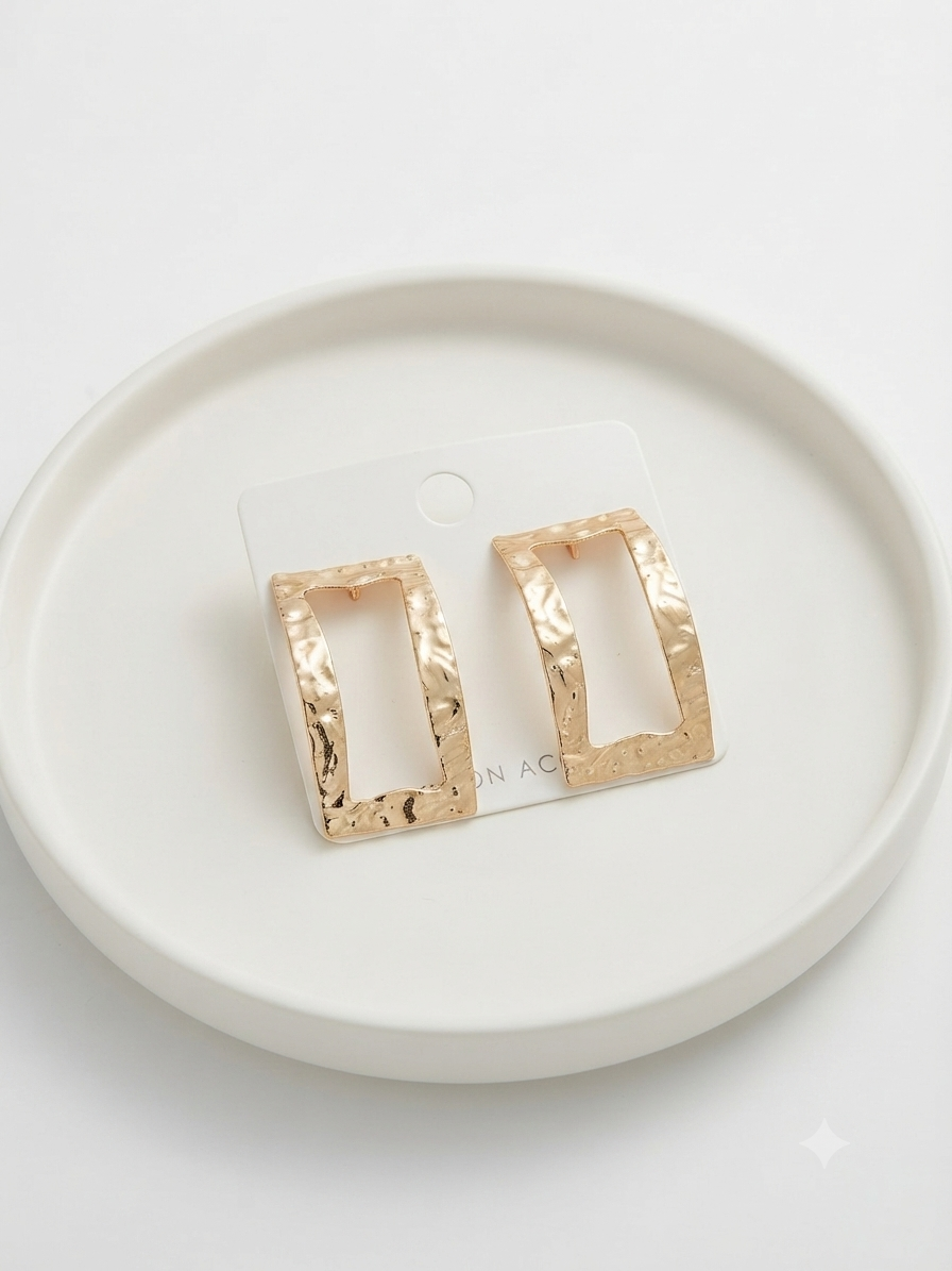The glided geometric statement earrings