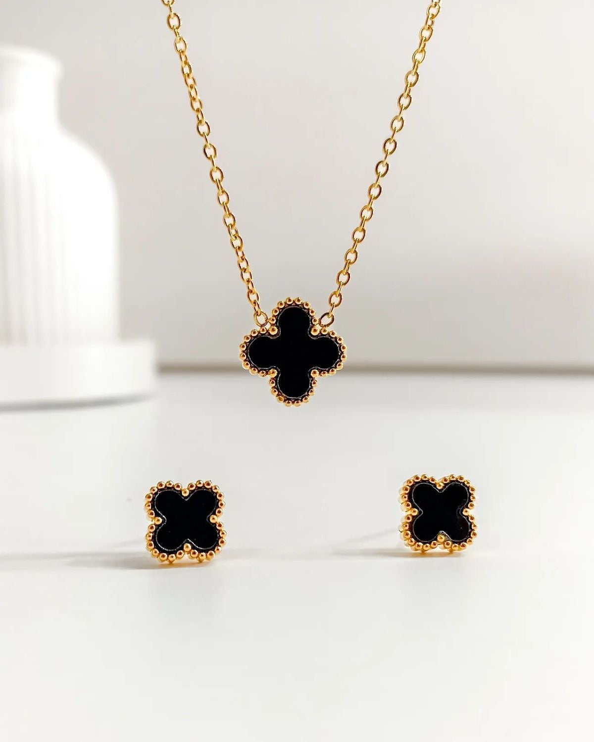 Black clover pendant set